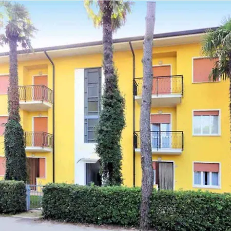 Apartment In 40087