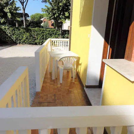 Apartment In 40087 *