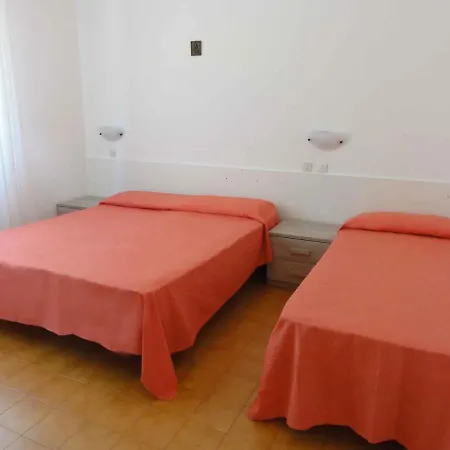Apartment In 40087